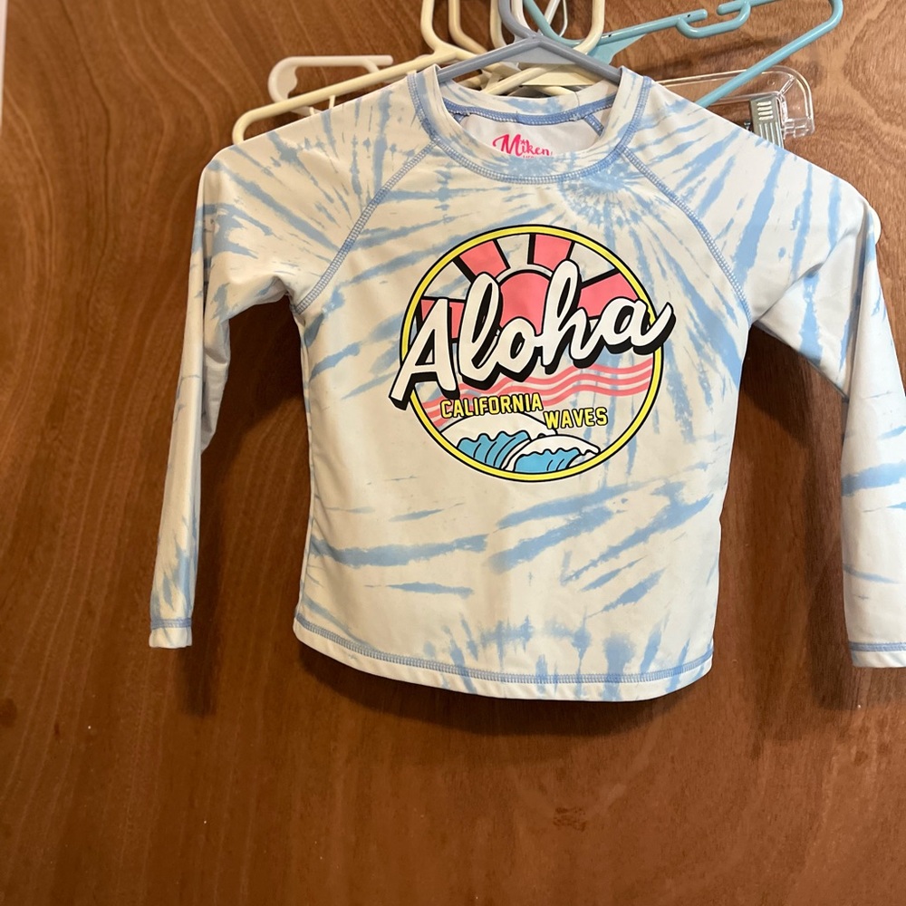 Girl’s size 5 / 6 Miken Mermaids Rash Guard